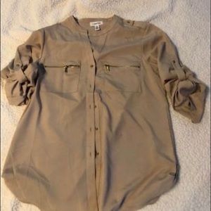 Medium silky smooth Calvin Klein blouse